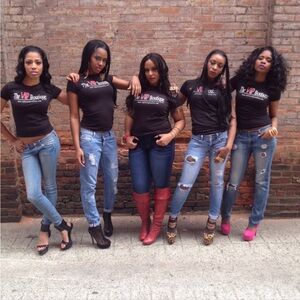 LIVE SHOW LISTING! 🥰